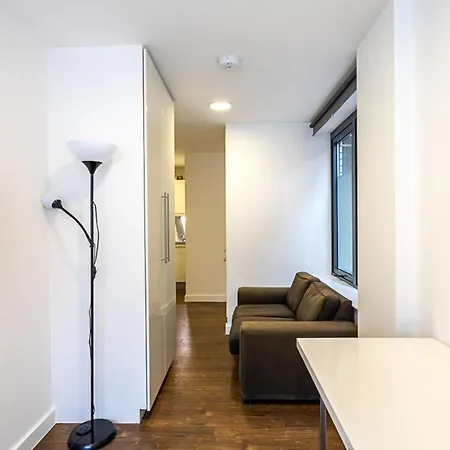 Chamber Street Apartment 5